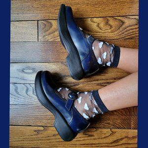 CHUNKY PLATFORM NAVY BLUE DANSKO MARY JANES // EU size 37 (US 6.5-7)
